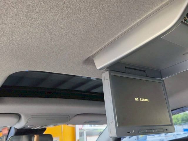 /7人座休旅車/旗艦款/僅跑9萬/三螢幕  第6張相片