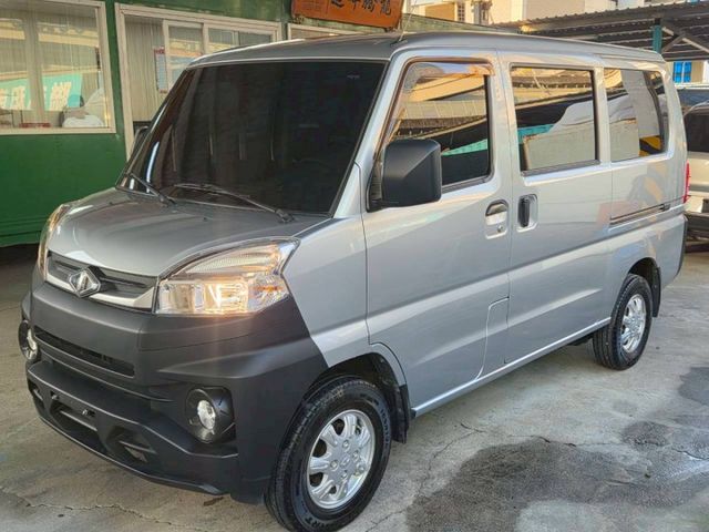 /A180/自排廂型車/原廠保養/僅跑1萬公里  第1張相片