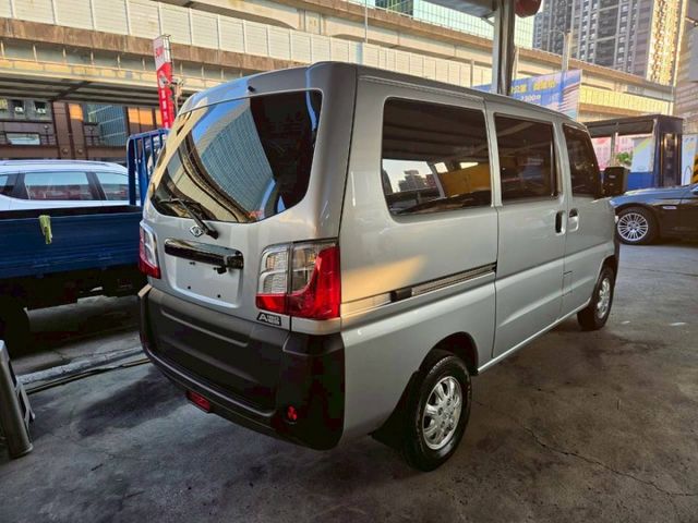 /A180/自排廂型車/原廠保養/僅跑1萬公里  第2張相片