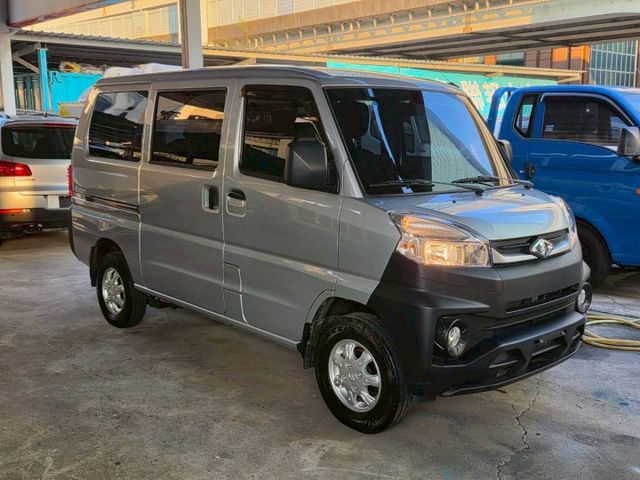 /A180/自排廂型車/原廠保養/僅跑1萬公里  第3張相片