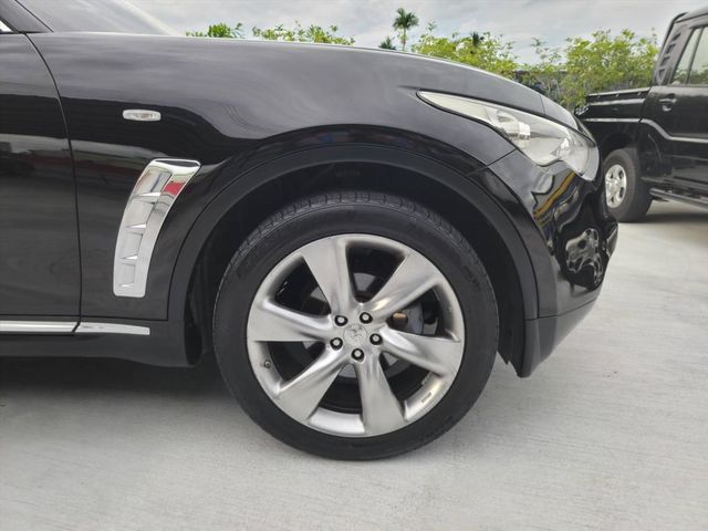 車比人兇 FX35 霸氣休旅車  第4張相片