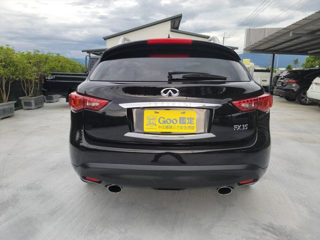 車比人兇 FX35 霸氣休旅車  第6張相片
