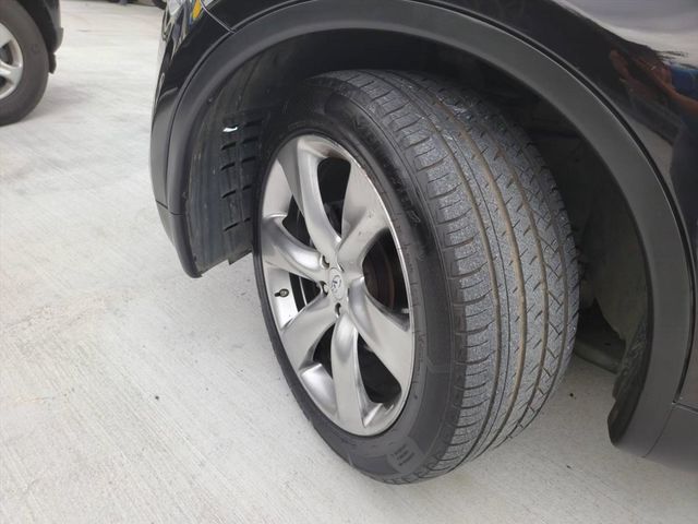 車比人兇 FX35 霸氣休旅車  第21張相片