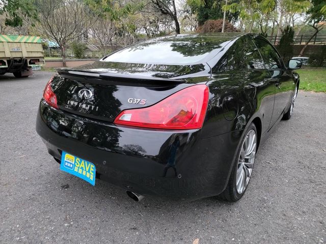 G37 雙門跑車 車子超美  第5張相片