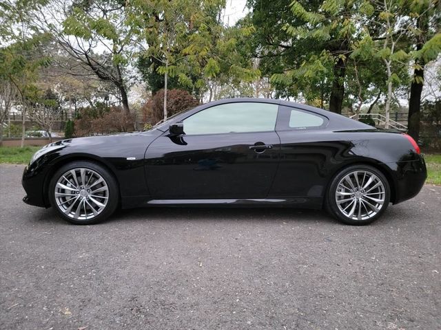 G37 雙門跑車 車子超美  第8張相片
