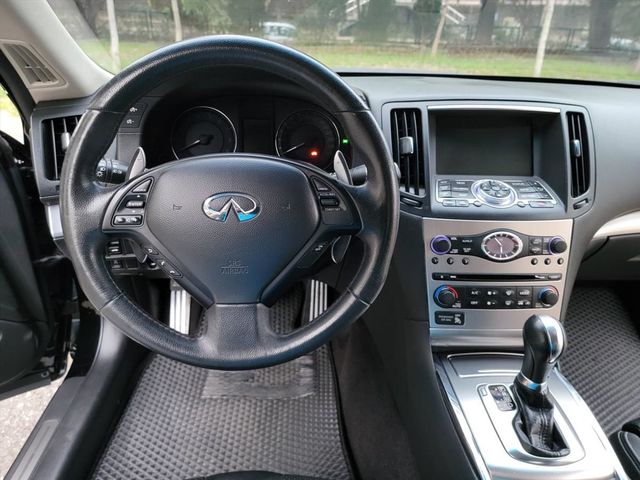 G37 雙門跑車 車子超美  第10張相片
