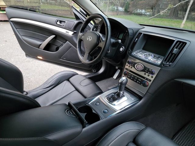 G37 雙門跑車 車子超美  第12張相片