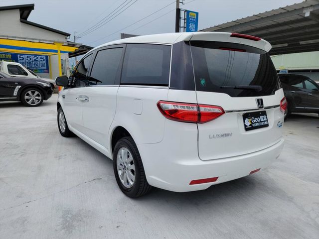 M7 2.2 8人座休旅車 只跑5萬  第7張相片
