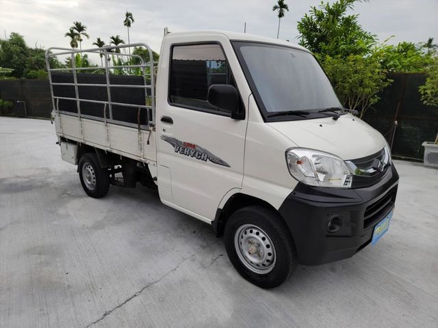 VERYCA 1.3 只跑3萬 車子超美  第3張相片