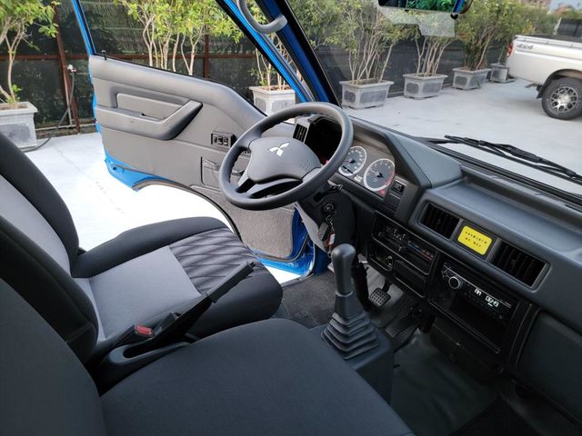 DELICA 2.4 貨車 只跑2萬  第13張相片