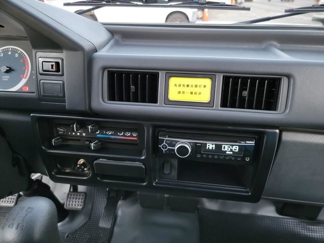 DELICA 2.4 貨車 只跑2萬  第16張相片