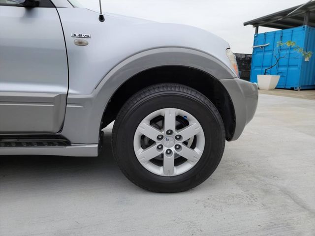 稀有純種4WD七人座休旅車  第4張相片