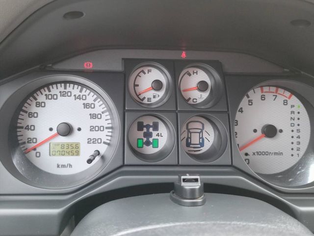 稀有純種4WD七人座休旅車  第8張相片