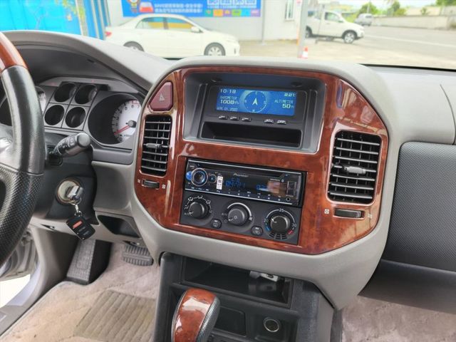 稀有純種4WD七人座休旅車  第17張相片
