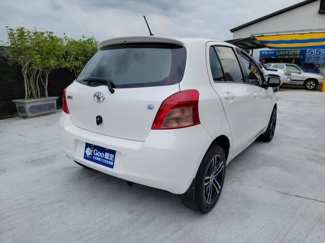 YARIS 1.5 只跑12萬 超美白色  第5張相片