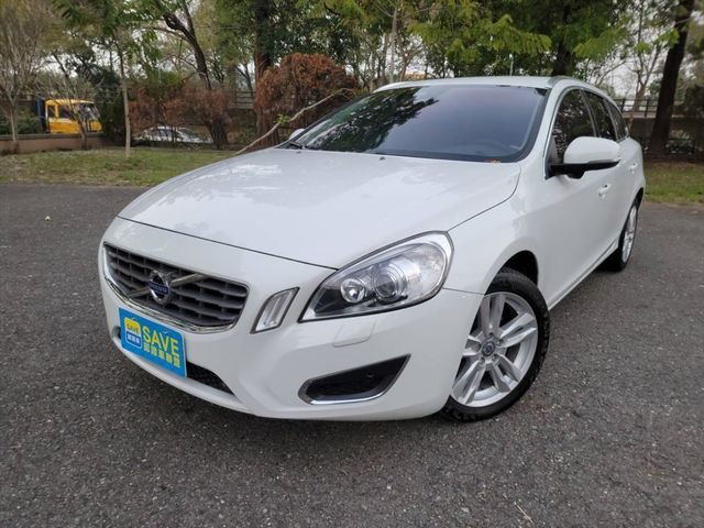 VOLVO V60 D4 2.0 旅行車  第1張相片