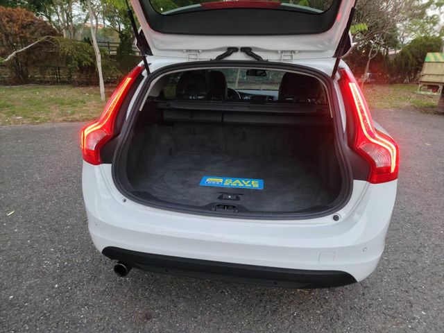 VOLVO V60 D4 2.0 旅行車  第19張相片