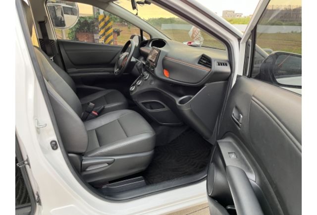 Toyota SIENTA  第7張相片