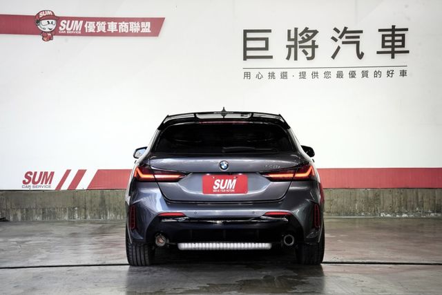 一手車僅跑8千里 撥片 電動椅 導航倒影 電尾門 偏離警示 ACC AEB 原版原漆  第3張相片