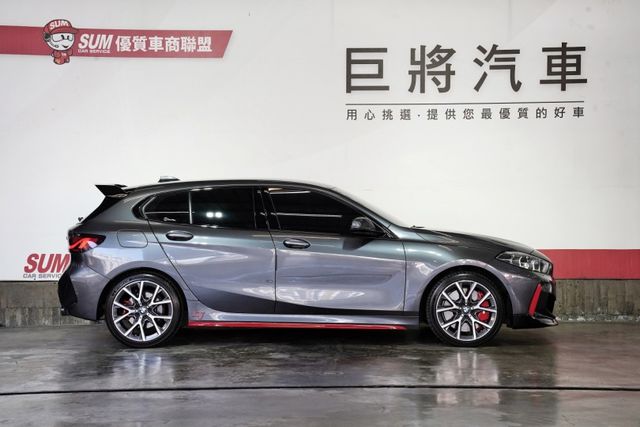 一手車僅跑8千里 撥片 電動椅 導航倒影 電尾門 偏離警示 ACC AEB 原版原漆  第4張相片
