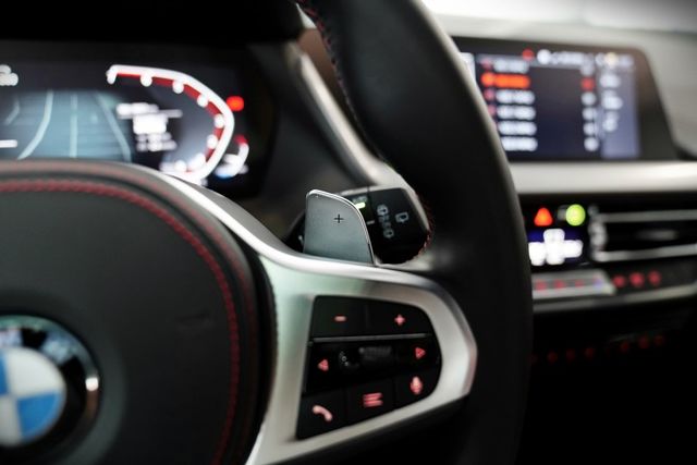 一手車僅跑8千里 撥片 電動椅 導航倒影 電尾門 偏離警示 ACC AEB 原版原漆  第11張相片