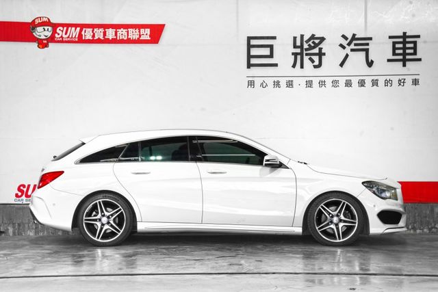 僅跑6.6萬里 總代理 原版件 HID自動頭燈 雙電動椅 倒影 全景天窗 電尾門  第4張相片