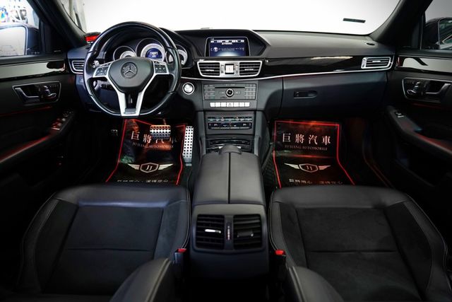 一手車 僅跑6.6萬里 AMG、天窗、倒車顯影、Ikey、摸門解鎖、導航  第7張相片