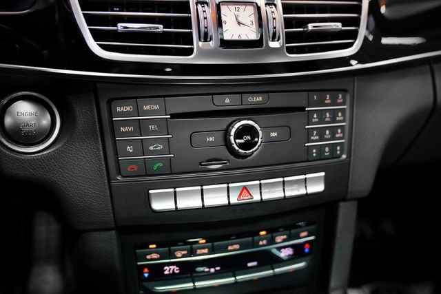 一手車 僅跑6.6萬里 AMG、天窗、倒車顯影、Ikey、摸門解鎖、導航  第16張相片
