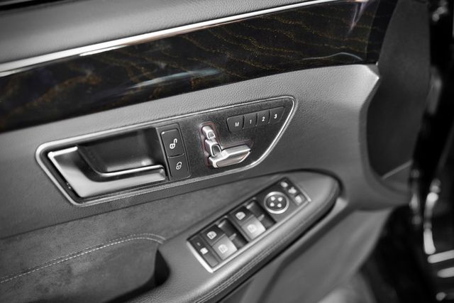 一手車 僅跑6.6萬里 AMG、天窗、倒車顯影、Ikey、摸門解鎖、導航  第18張相片