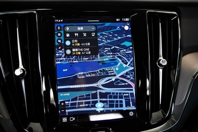 原版件 ACC 車道偏移 盲點 HK音響 抬頭顯示 環景 CARPLAY 電尾門  第15張相片