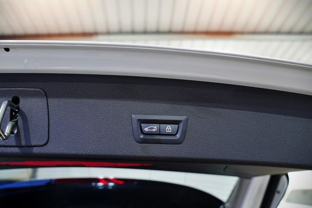 僅跑9.1萬里｜I-KEY｜摸門｜倒車顯影｜恆溫空調｜雙電動椅｜電尾門  第19張相片