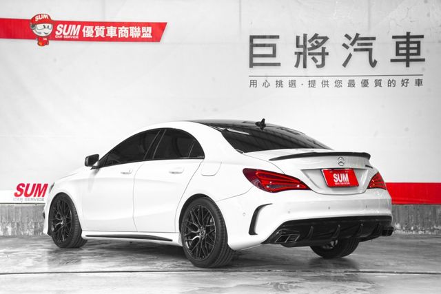 原版件 原廠保養 僅跑8.4萬里 倒車影像 雙電動椅 撥片 AMG小尾翼  第6張相片