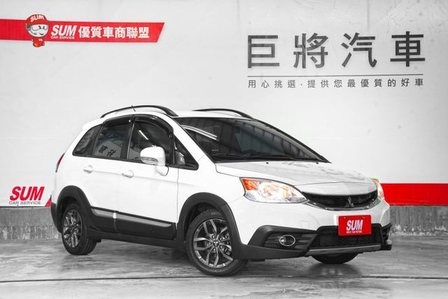 一手車僅跑5.4萬里 原版原漆 摸門 電尾門 定速 倒影 數位電視 導航  第1張相片