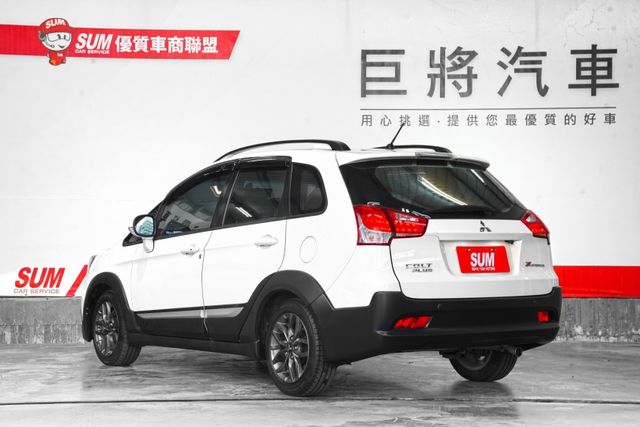 一手車僅跑5.4萬里 原版原漆 摸門 電尾門 定速 倒影 數位電視 導航  第6張相片