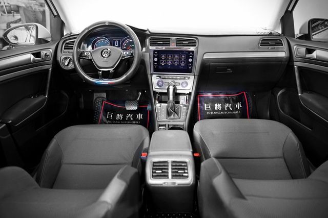原版原漆僅跑8.4萬里 ACC跟車、雙區恆溫、i-key、CarPlay、倒影  第8張相片
