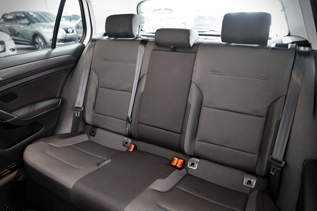 原版原漆僅跑8.4萬里 ACC跟車、雙區恆溫、i-key、CarPlay、倒影  第9張相片