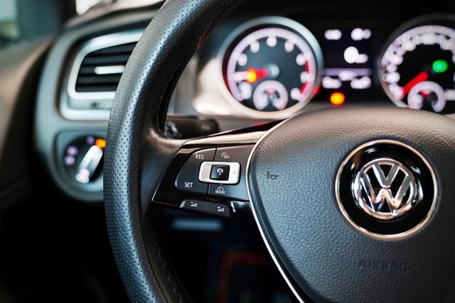 原版原漆僅跑8.4萬里 ACC跟車、雙區恆溫、i-key、CarPlay、倒影  第12張相片