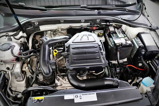原版原漆僅跑8.4萬里 ACC跟車、雙區恆溫、i-key、CarPlay、倒影  第18張相片