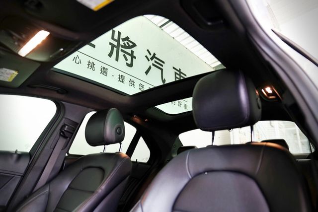 原版件｜AMG、全景天窗、柏林之音、盲點、摸門解鎖、雙電動電熱椅、環景、導航  第11張相片