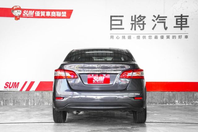 傳奇版 原版件 僅跑9.7萬里 定速、倒車顯影、導航、電視、胎壓偵測、後座出風口  第3張相片