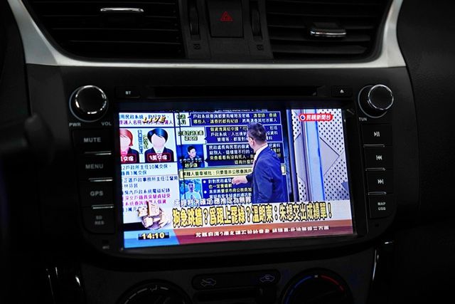 傳奇版 原版件 僅跑9.7萬里 定速、倒車顯影、導航、電視、胎壓偵測、後座出風口  第15張相片