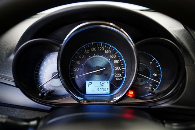 雅致版 原鈑件 僅跑9.7萬里 倒車顯影 電視 衛星導航  第11張相片
