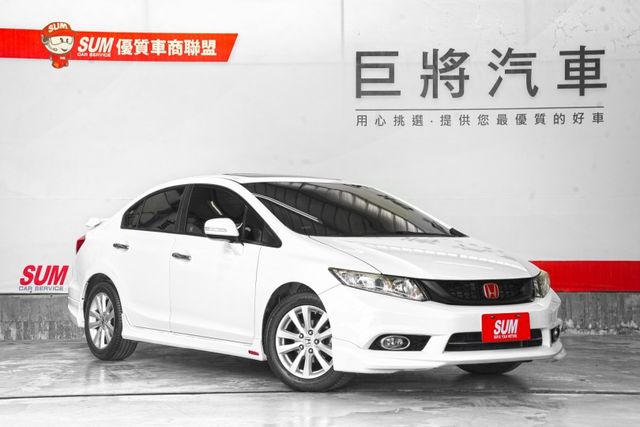 一手車僅跑7.4萬里 換檔撥片、天窗、倒車顯影、導航、恆溫空調、胎壓偵測  第1張相片