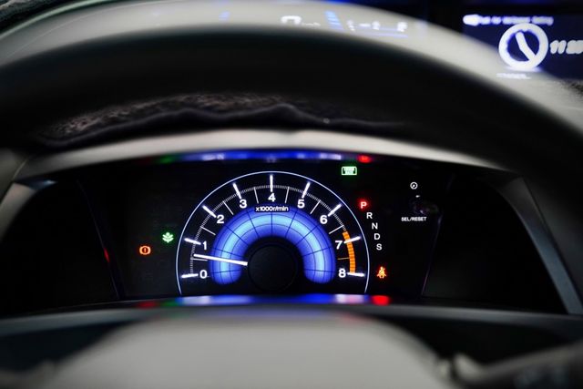 一手車僅跑7.4萬里 換檔撥片、天窗、倒車顯影、導航、恆溫空調、胎壓偵測  第15張相片