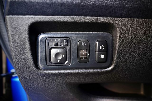 小改款 尊榮型 一手車、定速、變換車道輔助、電尾門、多功能儀表板、盲點、行李架  第17張相片