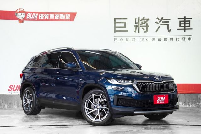 一手車 原版原漆 原廠保固到115年12月 僅跑1.8萬里 ACC、車道置中  第1張相片