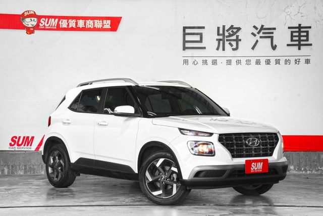 一手車僅跑1.8萬里 原版件 車道偏移 CARPLAY 恆溫 倒車顯影 循跡防滑  第1張相片