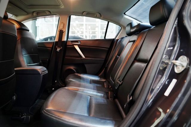 頂級型 一手車僅跑6.7萬里 原版件 原廠保養 天窗、定速、換檔撥片、I-key  第9張相片