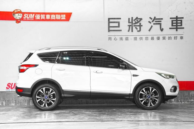 原版原漆僅跑7.9萬里 撥片、全景天窗、CarPlay倒影、電尾門、導航、雙恆溫  第4張相片