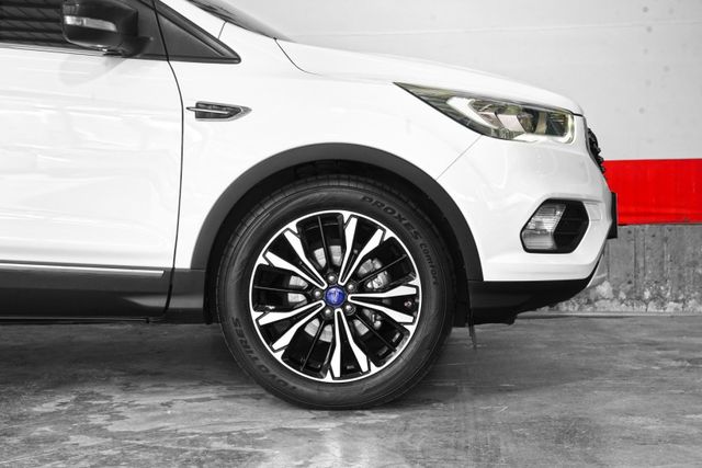 原版原漆僅跑7.9萬里 撥片、全景天窗、CarPlay倒影、電尾門、導航、雙恆溫  第5張相片